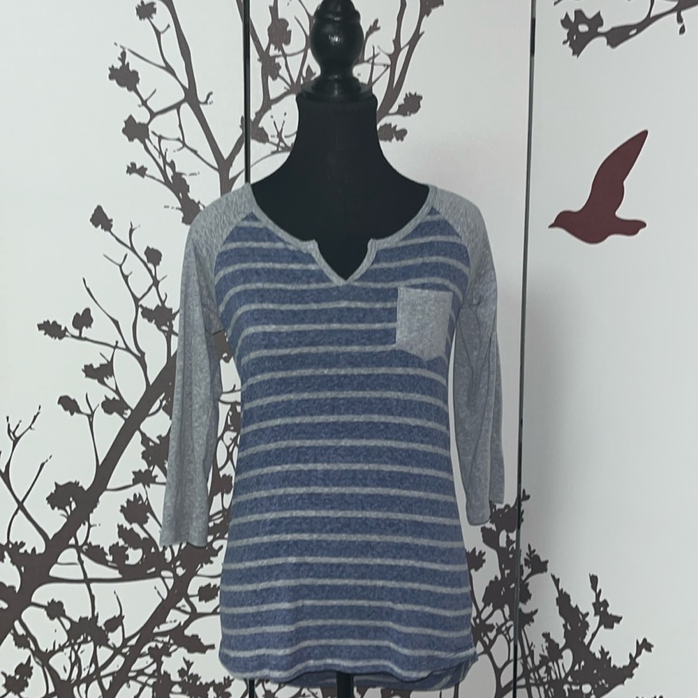 AMERICAN DREAM Size XS V-Neck Long Sleeve Blue & Grey Striped Shirt NWOT $30